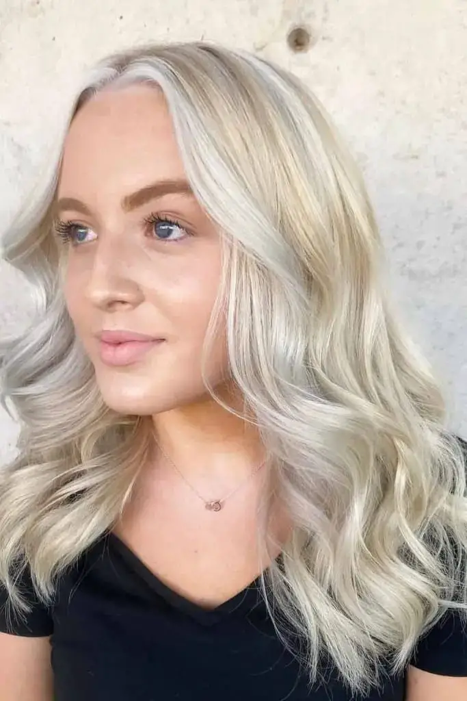 Chic Blonde Layers With Soft Low Lights
