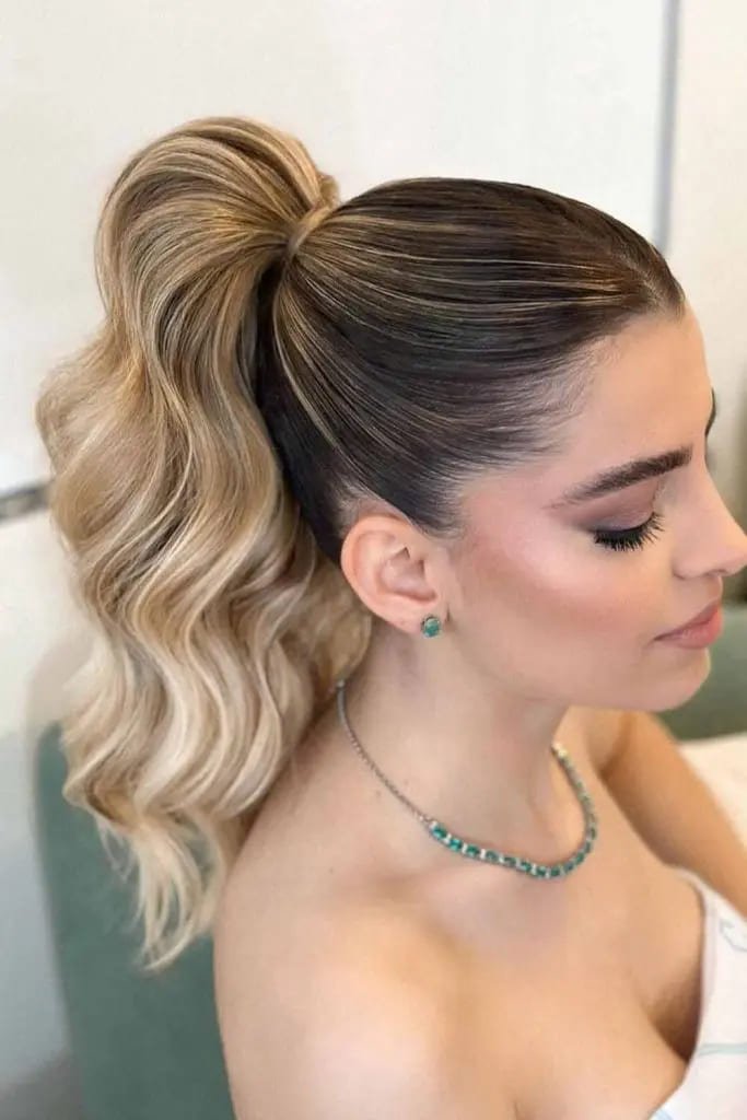 Classic High Ponytail With Smooth Waves
